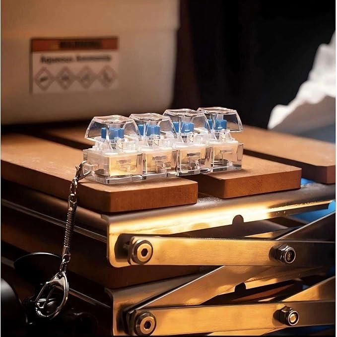 Keyboard Fidget Keychain – Stress Relief Clickable Mini Keyboard